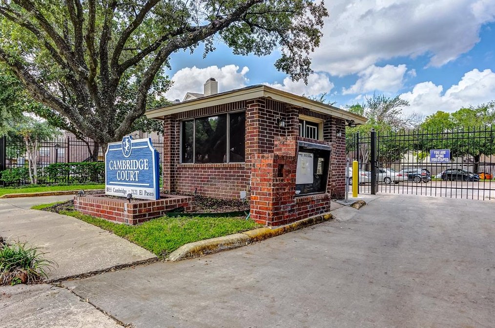 8055 Cambridge St, Houston TX  77054-3054 exterior