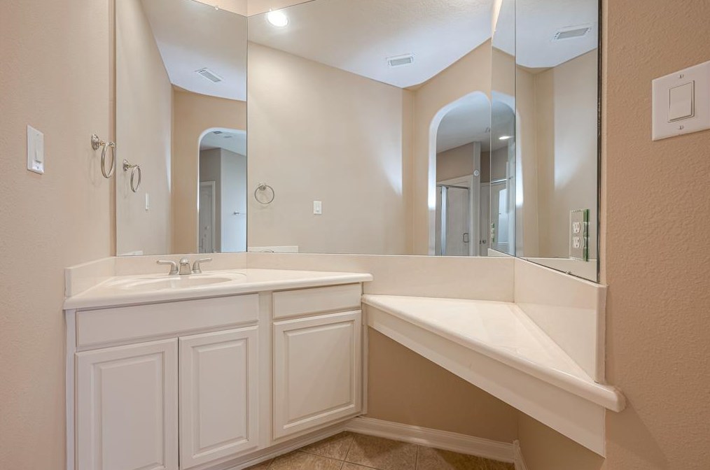 6703 Silver Shade Dr, Houston TX  77064-5538 exterior