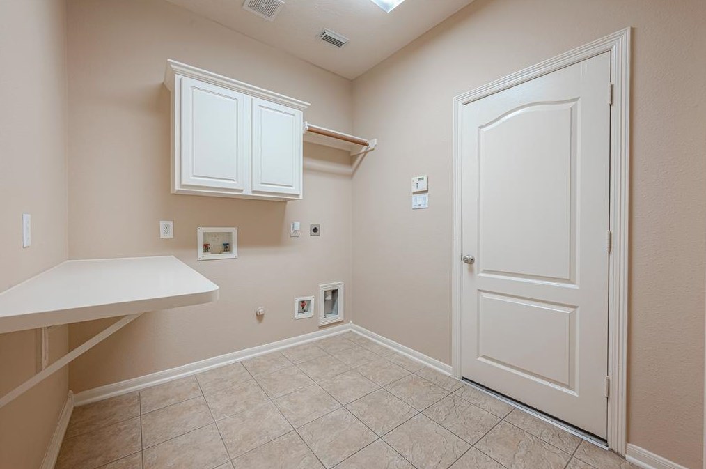 6703 Silver Shade Dr, Houston TX  77064-5538 exterior