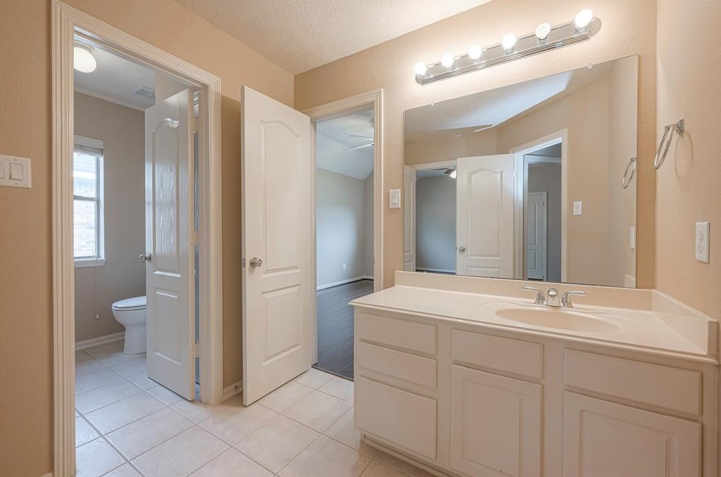 6703 Silver Shade Dr, Houston TX  77064-5538 exterior