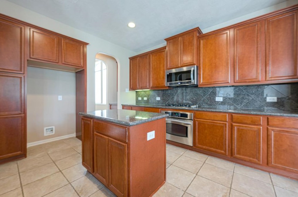 6703 Silver Shade Dr, Houston TX  77064-5538 exterior