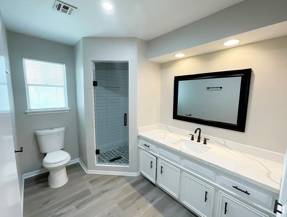 1822 Anvil Dr, Houston TX  77090-2002 exterior