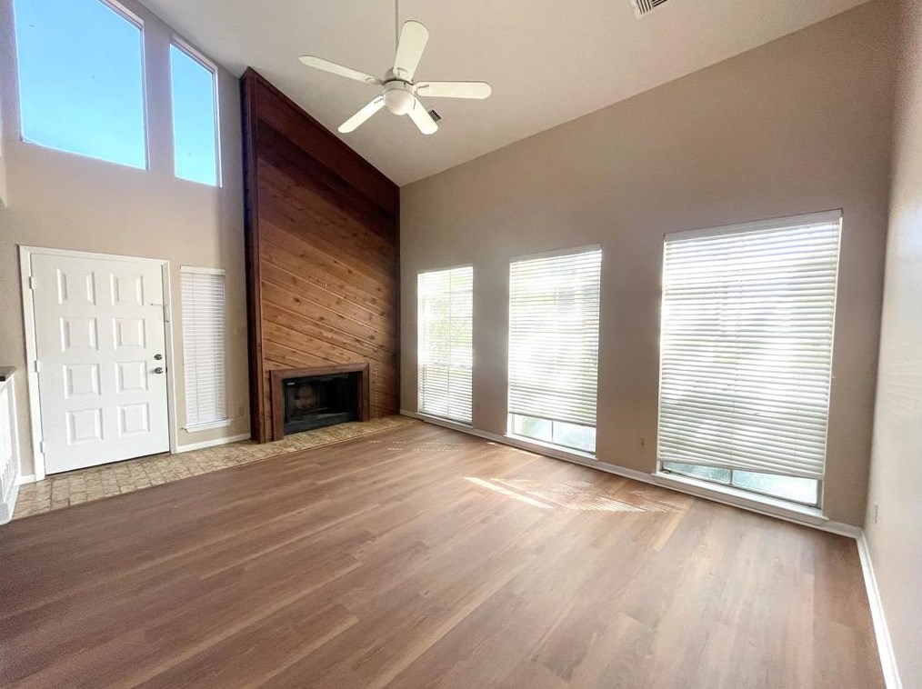 2105 Broadlawn Dr, Houston, TX 77058