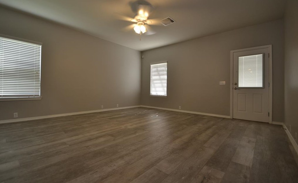 807 Butterfly Ln, Richmond, TX 77469