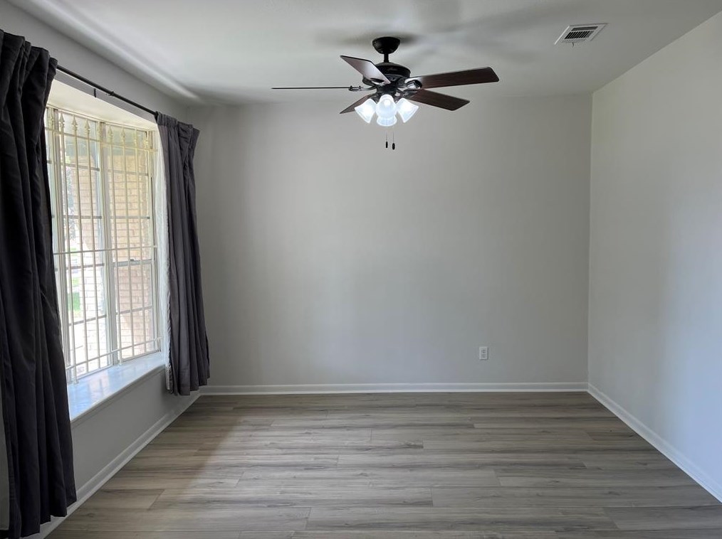 7907 Barberton Dr, Houston, TX 77036