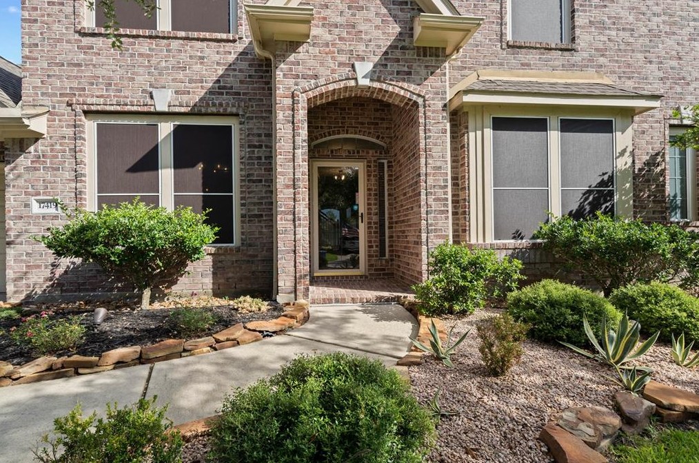 17419 Sunset Arbor Dr, Tomball, TX 77377-8074