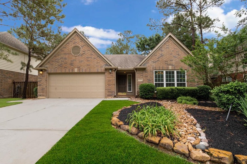 19 E Summer Storm Cir, Spring, TX 77381