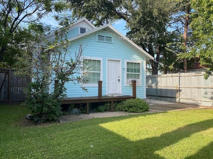 1807 State St, Houston TX  77007-8331 exterior