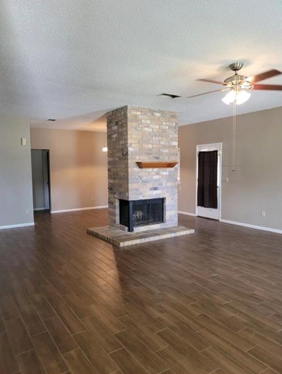 2432 Shadybend Dr, Pearland, TX 77581