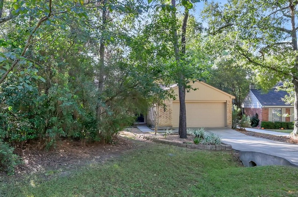 5 Emory Oak Ct, Spring TX  77381-2812 exterior