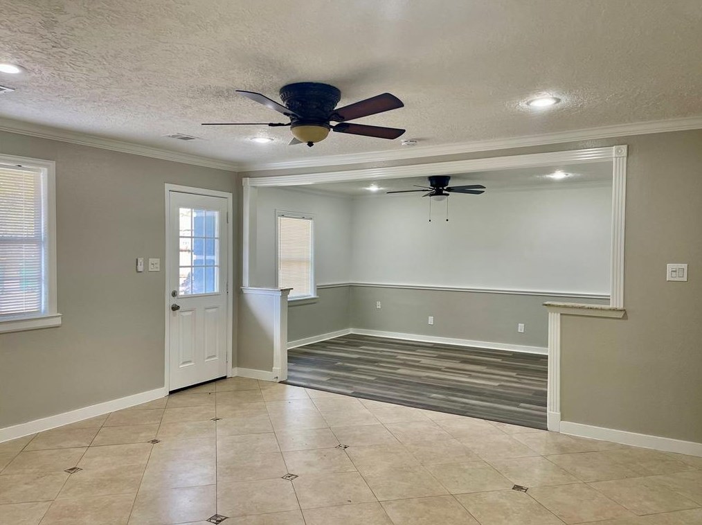 3111 Charles St, Bacliff, TX 77518