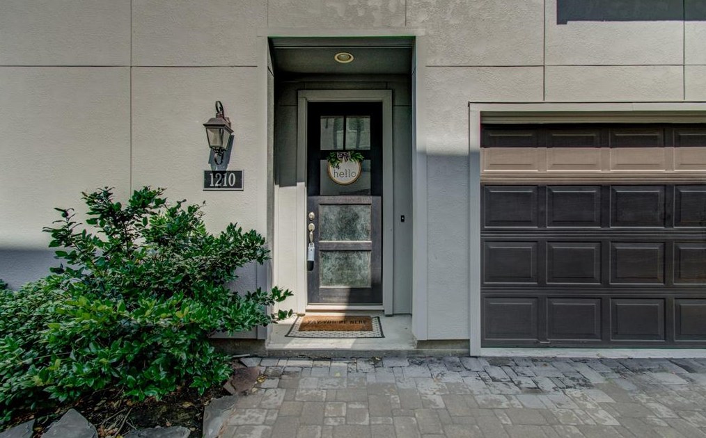 1210 25th St, Houston, TX 77008-0017