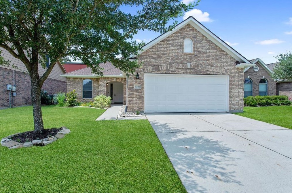 6231 Menor Crest Dr, Spring TX  77388-6913 exterior
