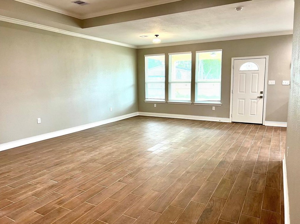 4435 17th St, Bacliff, TX 77518
