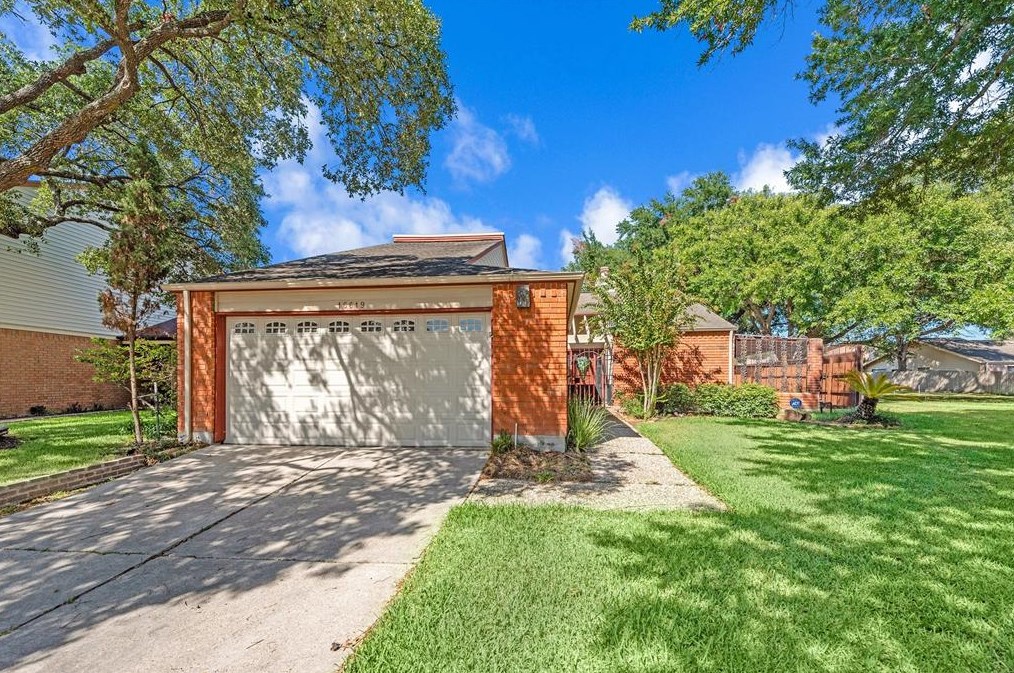 16619 Sunlight Way, Houston, TX 77058-2243