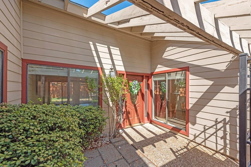 16619 Sunlight Way, Houston TX  77058-2243 exterior