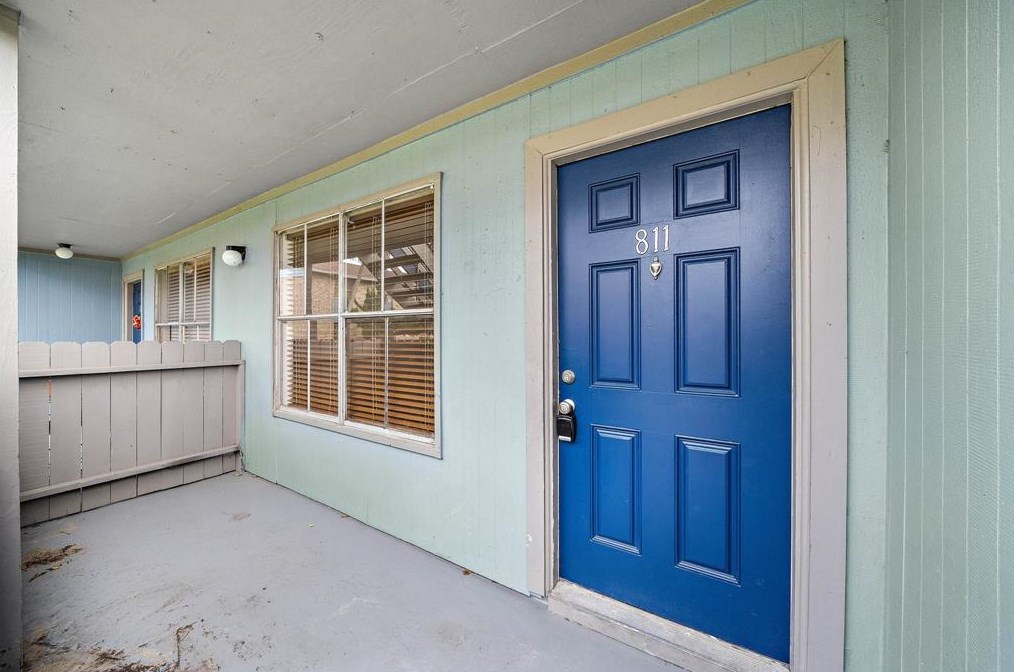 2828 61st St #305, Galveston, TX 77551
