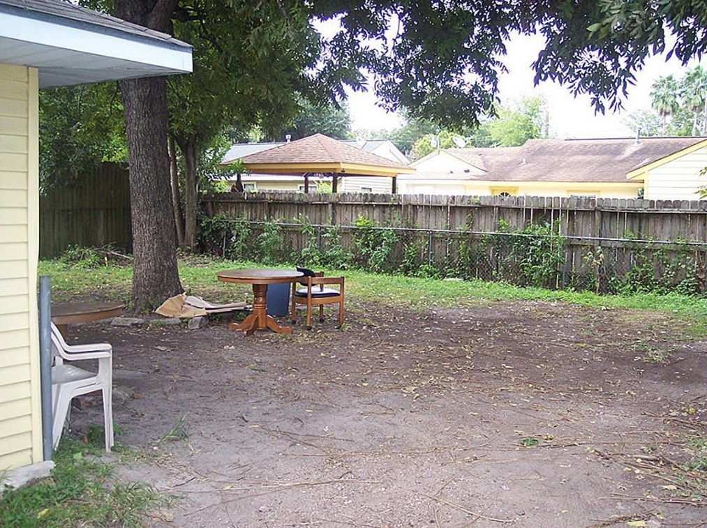 8210 Fulton St, Houston TX  77009-8131 exterior