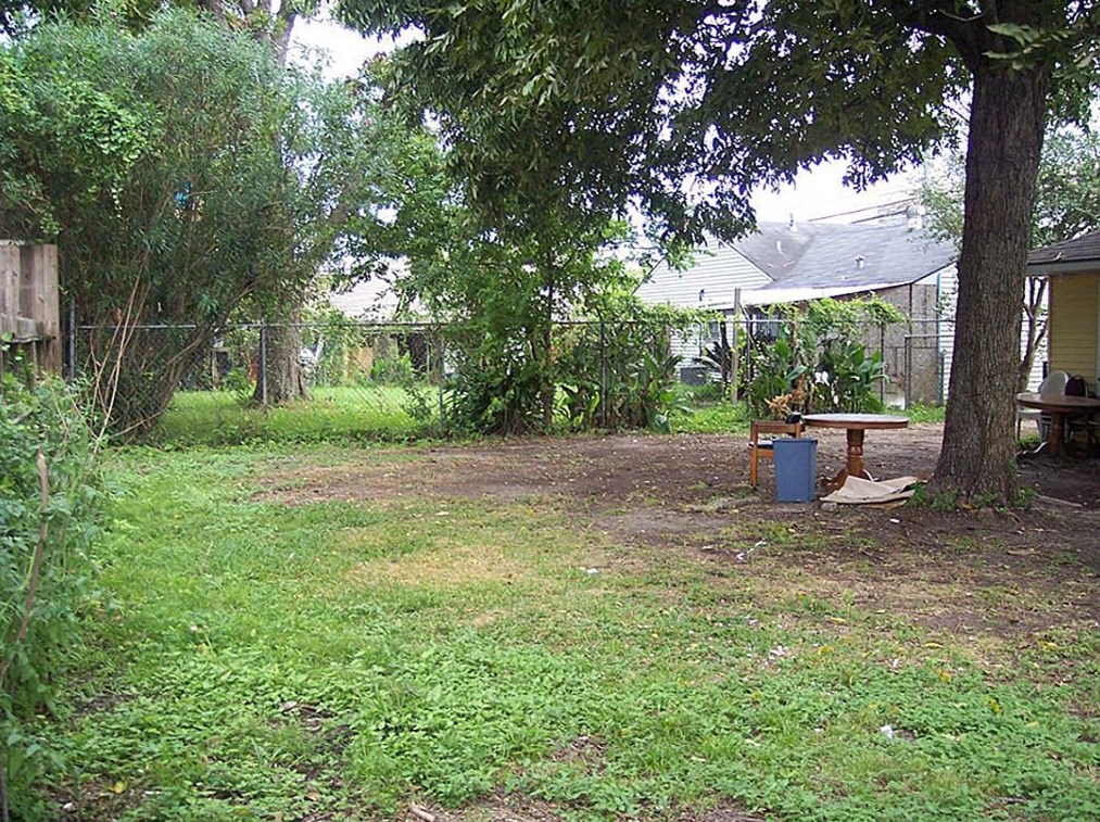 8210 Fulton St, Houston TX  77009-8131 exterior