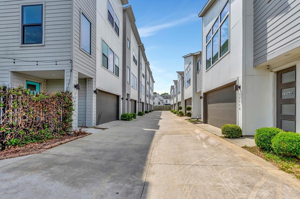 3210 N Macgregor Way #c, Houston, TX 77004