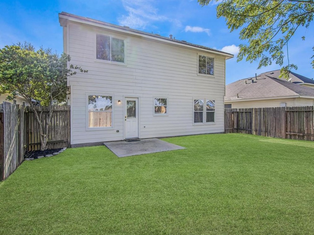 22302 Queenbury Hl Dr, Houston TX  77073-5682 exterior