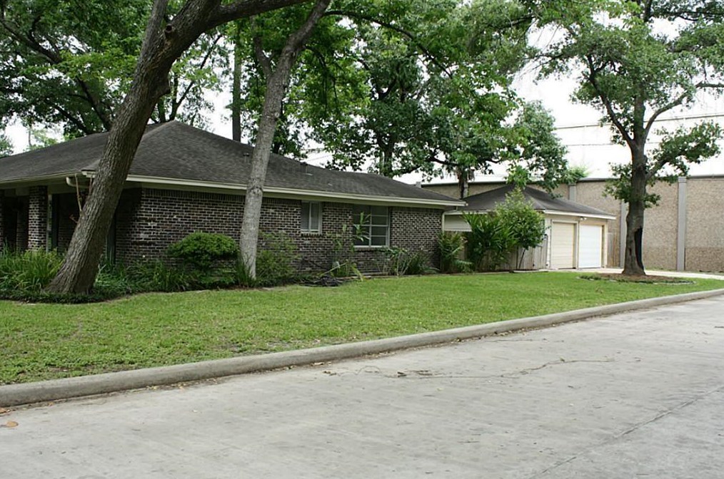 10802 Lasso Ln, Houston, TX 77079-3612