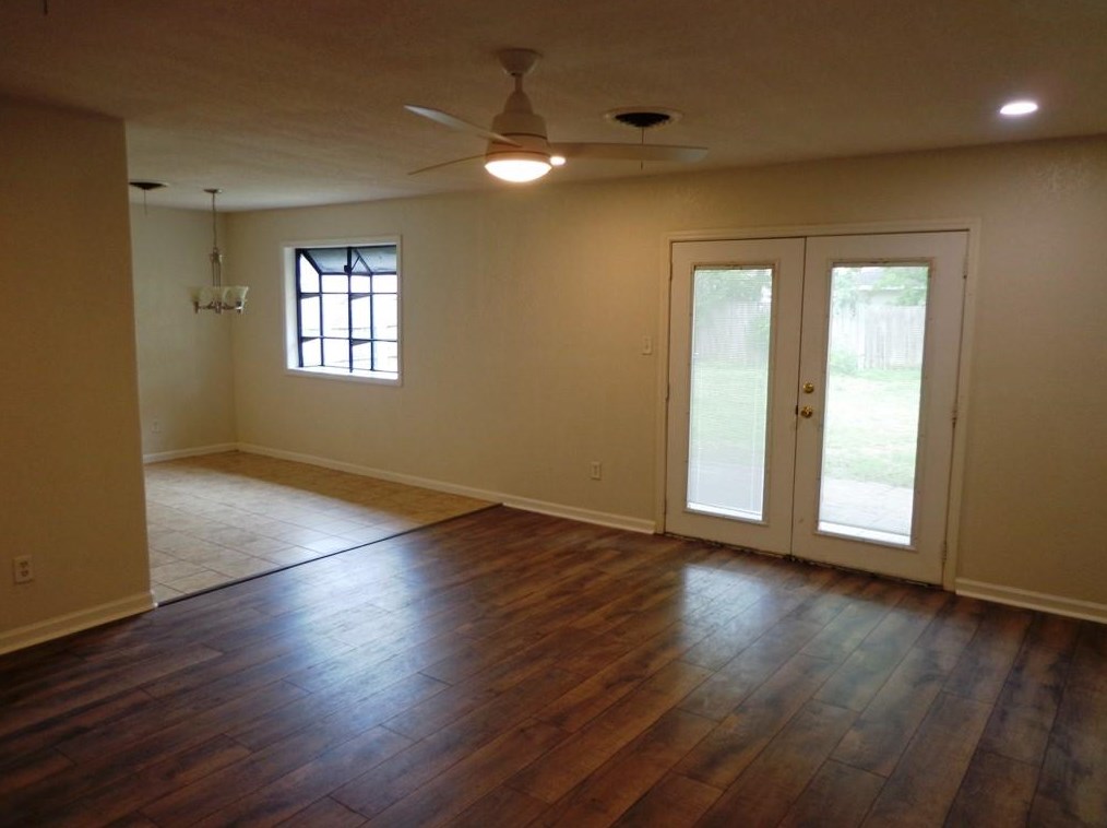 224 Meadowlawn St, Morgans Point, TX 77571