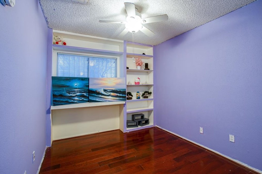 6825 Greenway Chase St, Houston TX  77072-2147 exterior