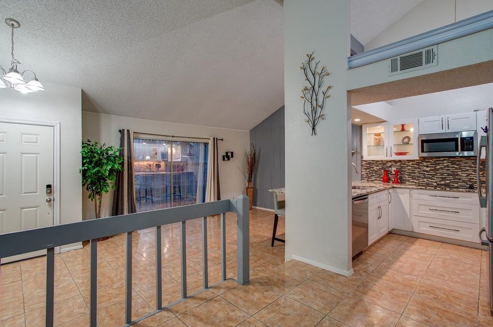 6825 Greenway Chase St, Houston TX  77072-2147 exterior
