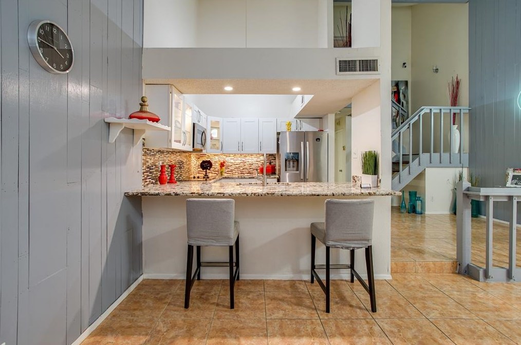 6825 Greenway Chase St, Houston TX  77072-2147 exterior