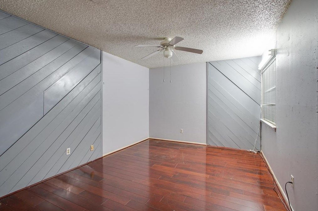 6825 Greenway Chase St, Houston TX  77072-2147 exterior