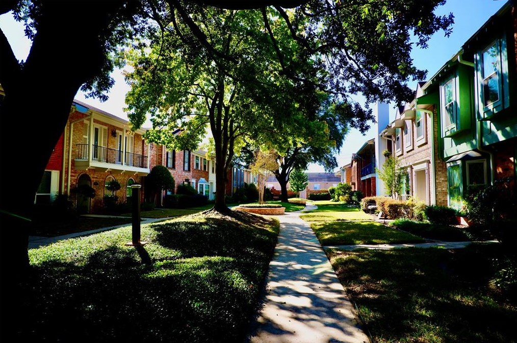 14301 Misty Meadow Ln, Houston TX  77079-3105 exterior
