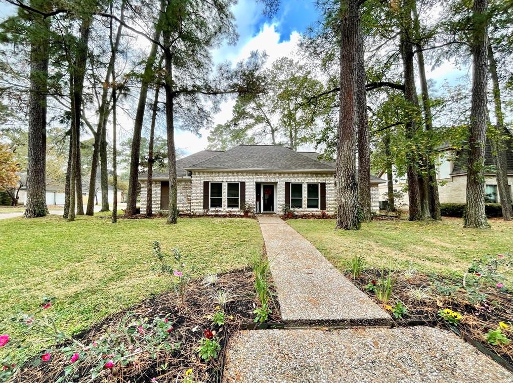 15103 Rose Cottage Dr, Houston, TX 77069-2033