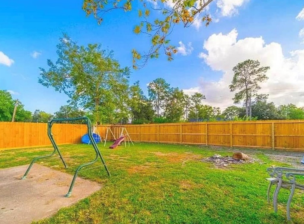 255 Castlegory Rd, Houston TX  77015-2403 exterior