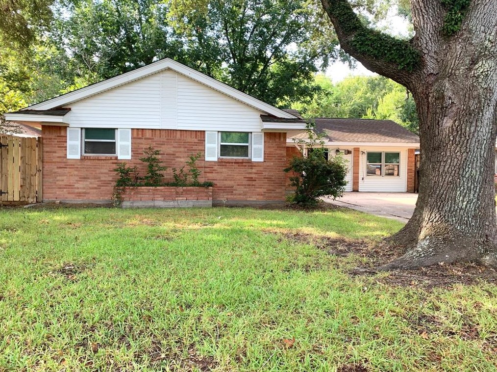 4423 Warm Springs Rd, Houston, TX 77035-6025