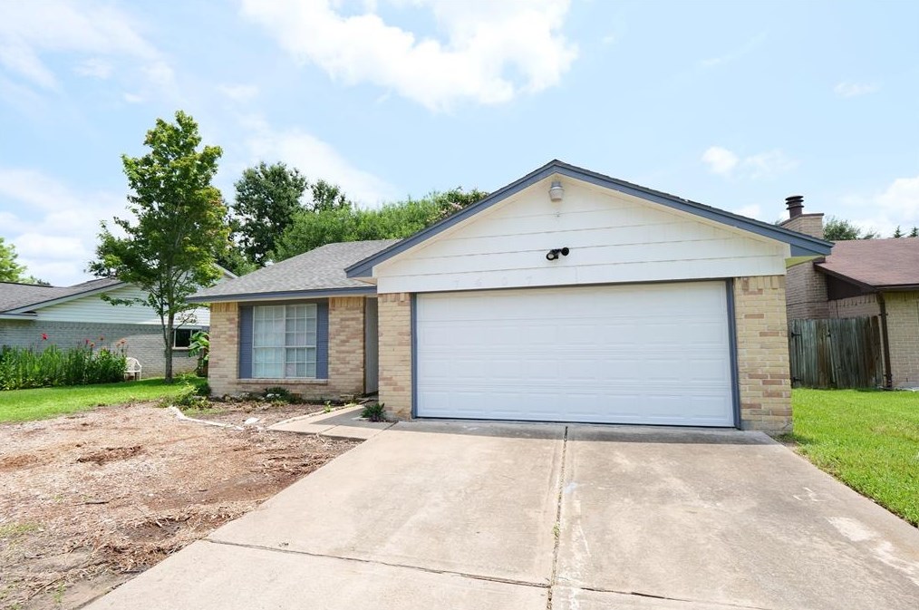 7407 La Place Dr, Houston, TX 77083