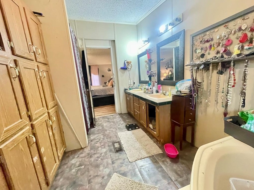 17118 Herridge Rd, Pearland TX  77584-7557 exterior