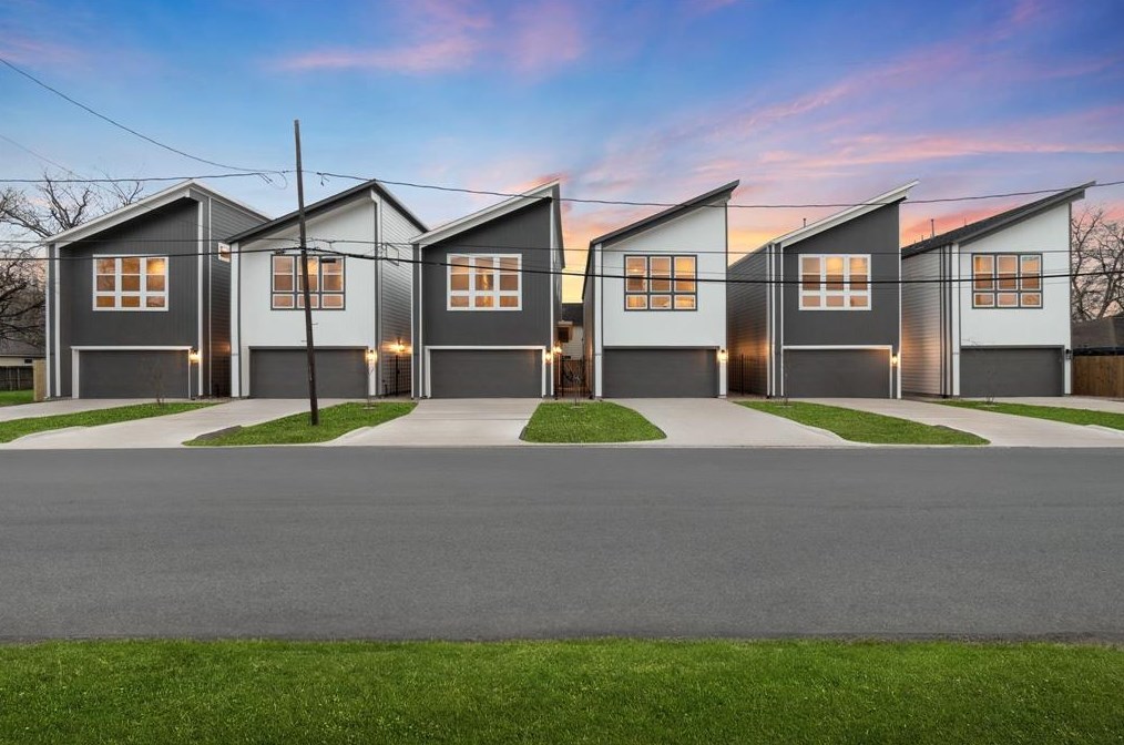 4212 Mckinley St, Houston TX  77051-1832 exterior