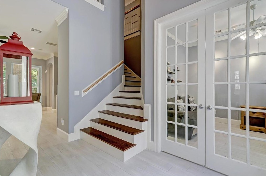407 Lakeside Estates Dr, Houston TX  77042-1331 exterior