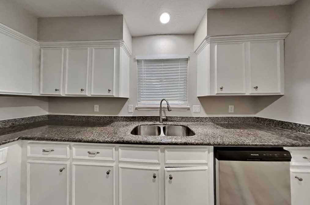 7335 Crystalglen Ln, Houston TX  77095-1546 exterior