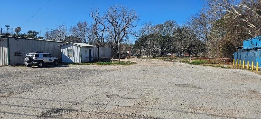 15739 Lee Rd, Houston TX  77032-2600 exterior