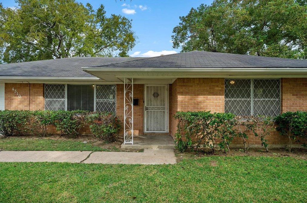 4310 Ebbtide Dr, Houston, TX 77045