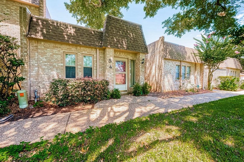 54 River Creek Way, Sugar Land, TX 77478