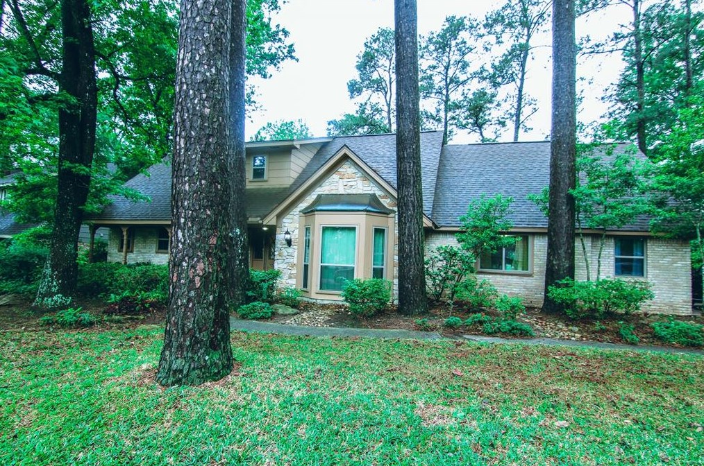 824 Stone Mountain Dr, Conroe, TX 77302