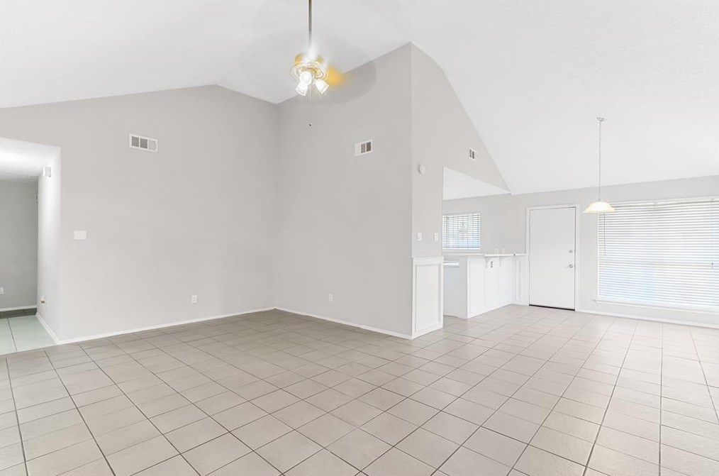 2611 S Camden Pkwy, Houston, TX 77067