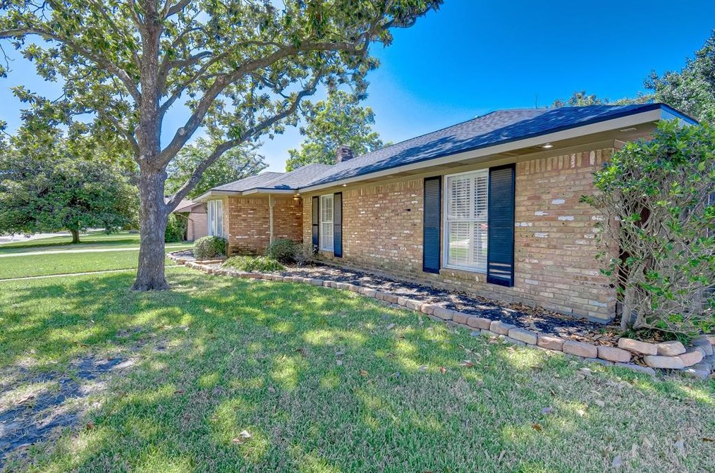 5502 Edith St, Houston TX  77081-7402 exterior