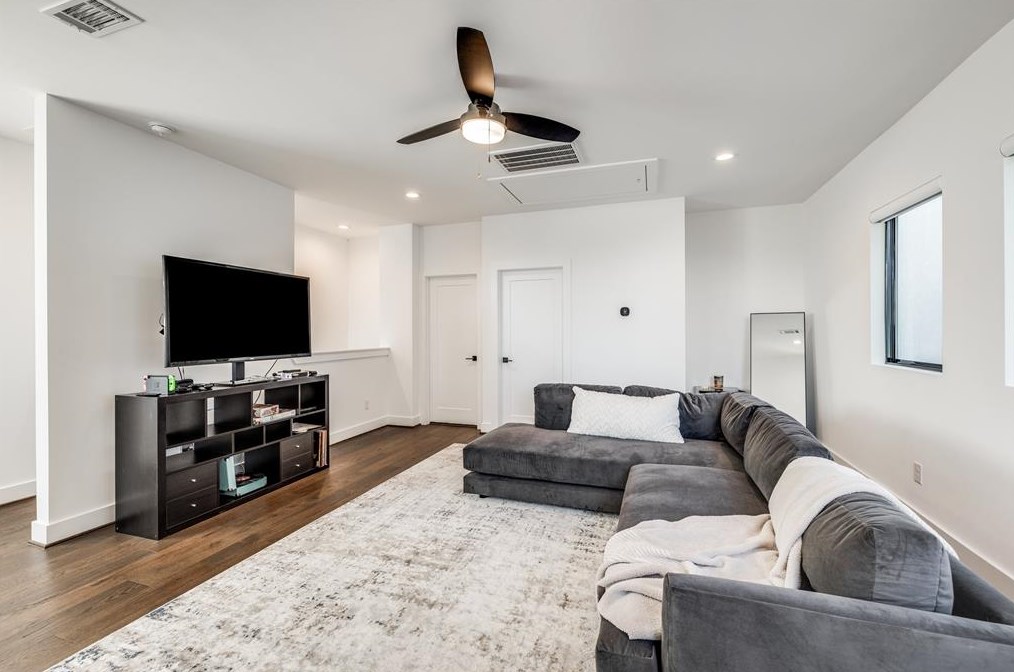 1808 Hazard St, Houston TX 77019-5720 exterior