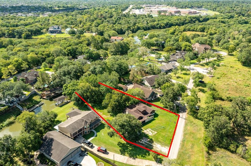 3011 Shady Ln, Houston, TX 77598-6007