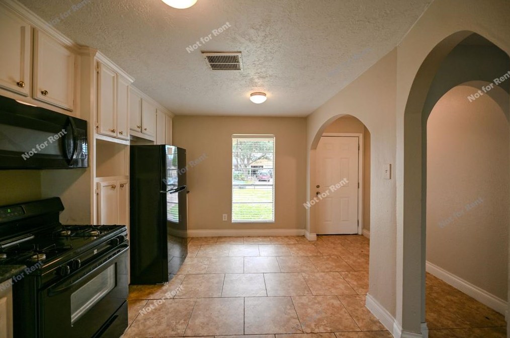 5018 Ingomar Way, Houston, TX 77053-3319
