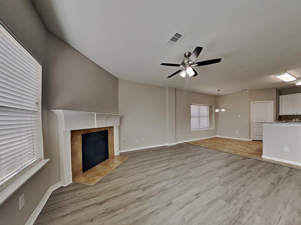 8026 N Tarrytown Crossing Dr, Conroe, TX 77304